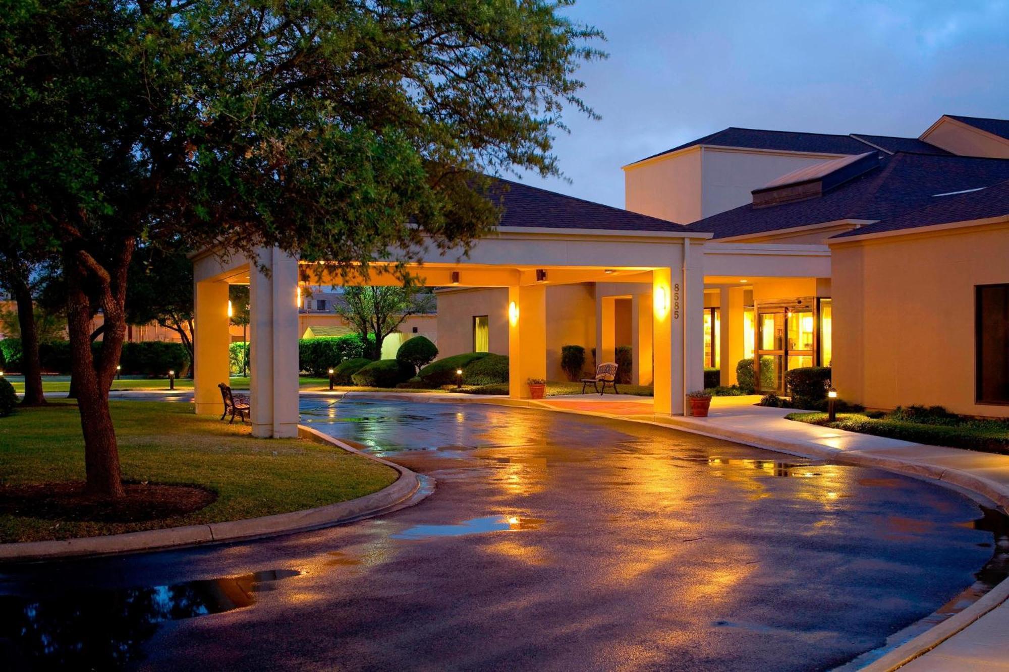 Courtyard By Marriott San Antonio Medical Center Hotel Екстериор снимка